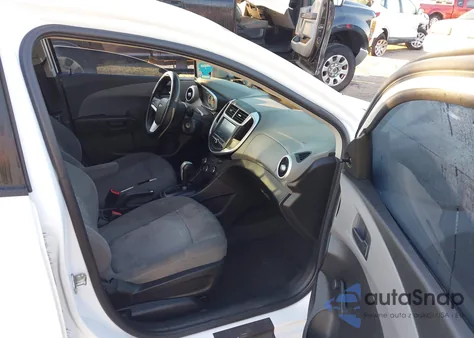 2017 Chevrolet Sonic Lt Auto z USA, uszkodzony, nr VIN 1G1JG6SH4H4156383